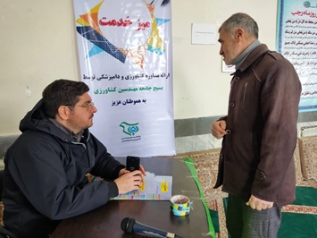 میز خدمت دامپزشکی تاکستان در شهرک فارسجین برپا شد